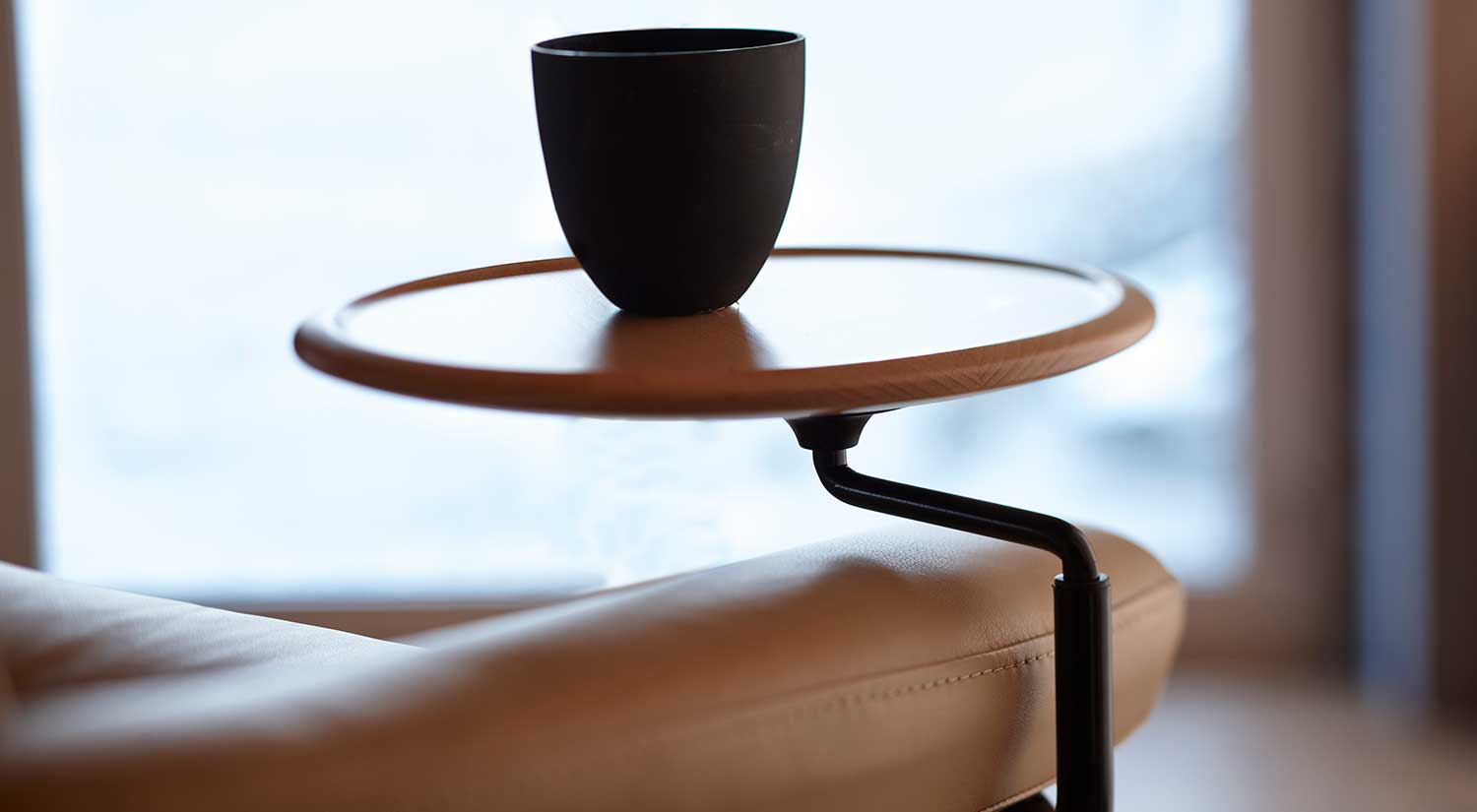 Circle Furniture - Stressless Swing Table | Ekornes Accessories Boston