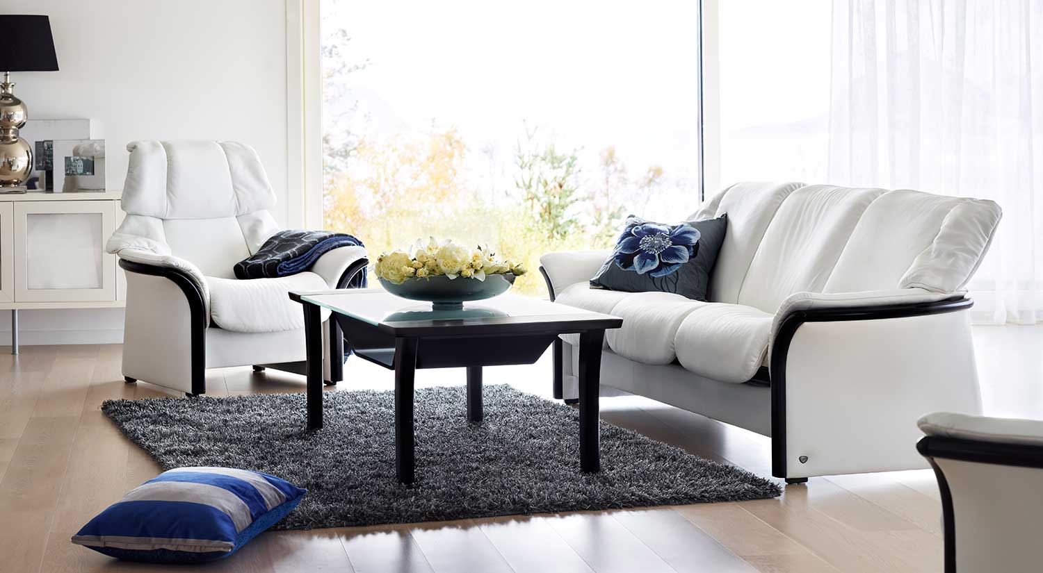 Circle Furniture Eldorado Stressless Lowback Sofa Leather Circle Furniture Eldorado Stressless Lowback Sofa Leather
