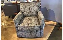 Piper Swivel Chair in Ashland Silver