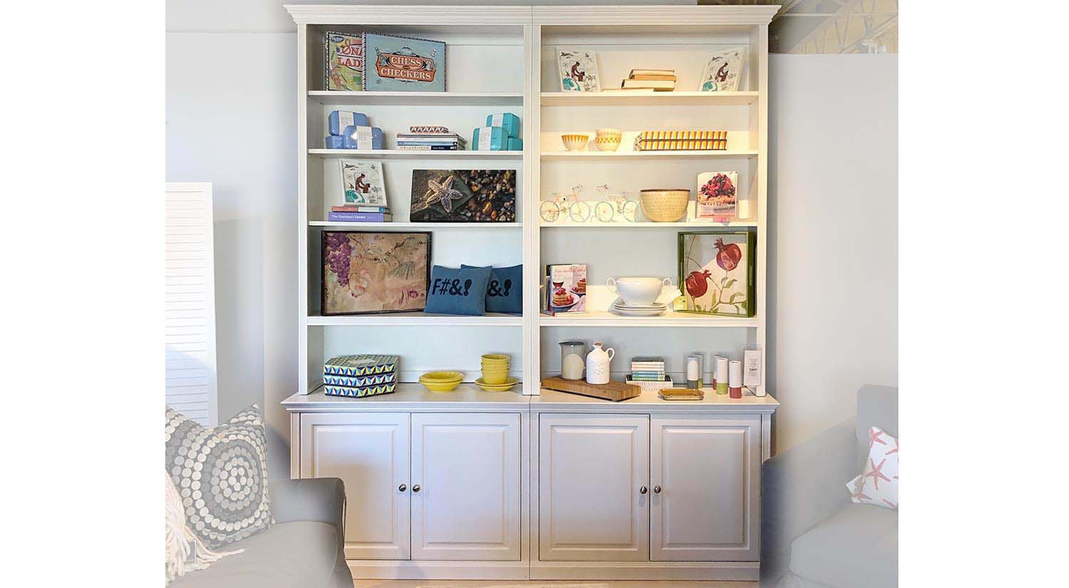 Display Cabinet in White Dove