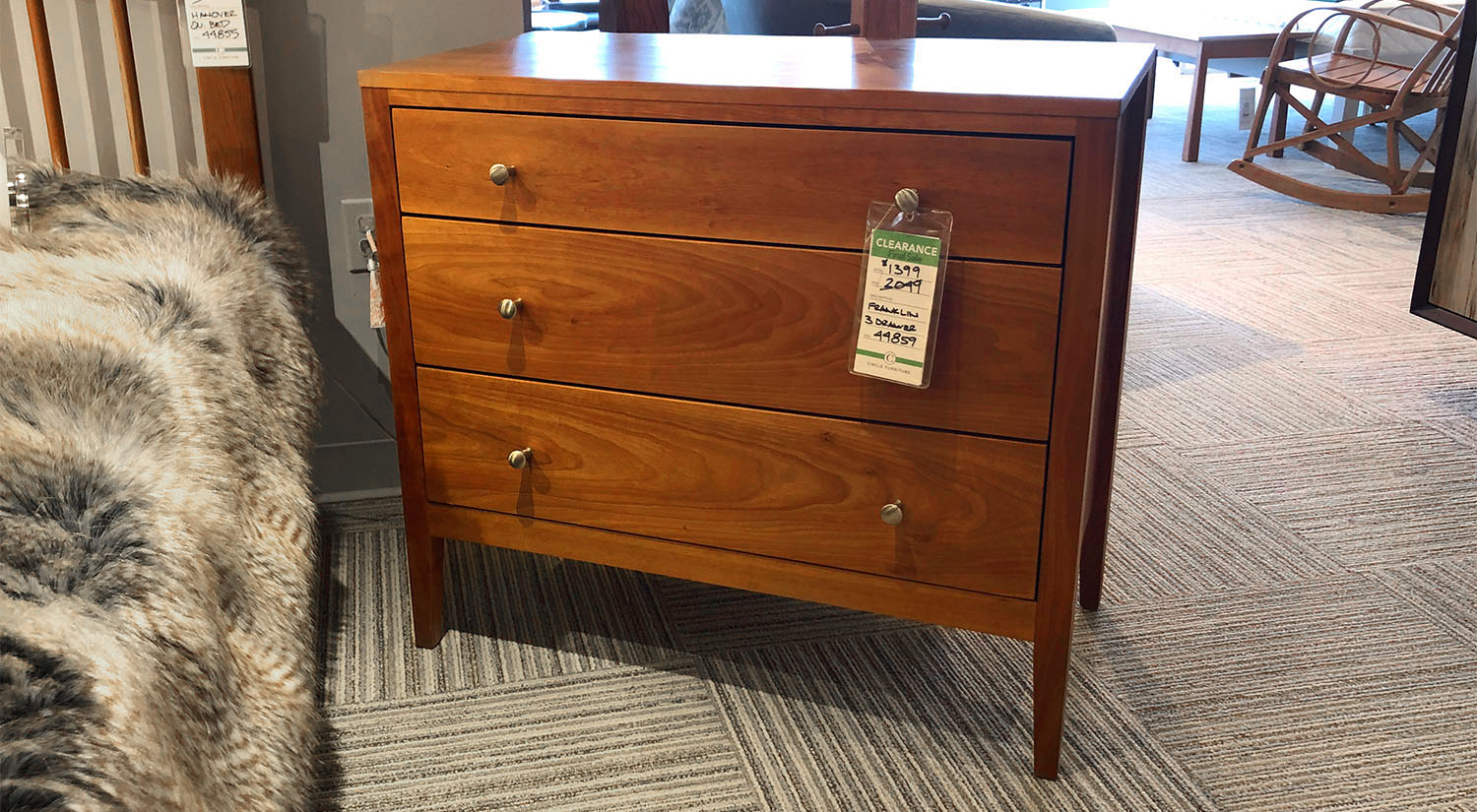 Circle Furniture Franklin 3 Drawer Chest In Cherry