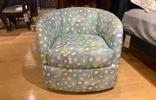 Omni Swivel Chair in Sea Bubble