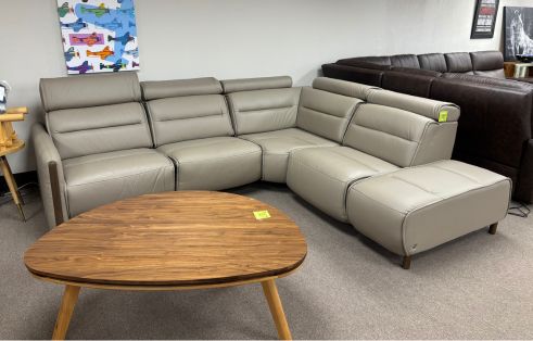 FLOOR MODEL - Emily Stressless Power Sectional in Mushroom