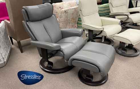 Magic Stressless Chair and Ottoman with Classic base in Paloma Metal Grey