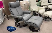 Magic Stressless Chair and Ottoman with Classic base in Paloma Metal Grey