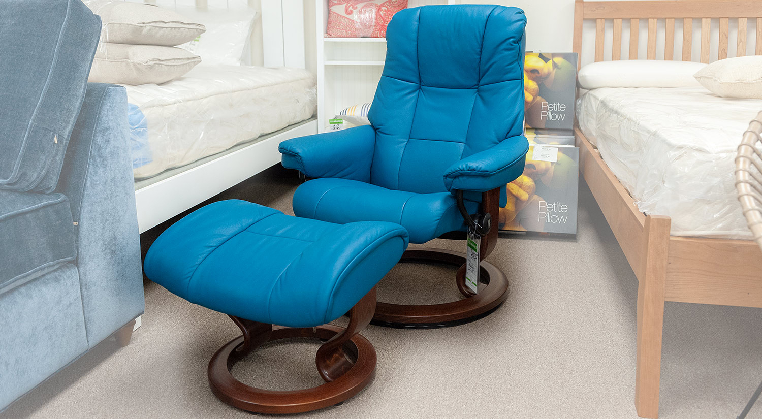 Mayfair Small Stressless Chair in Crystal