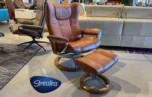 Wing Stressless Recliner and Ottoman with Signature Base in Noblesse Tiger Eye