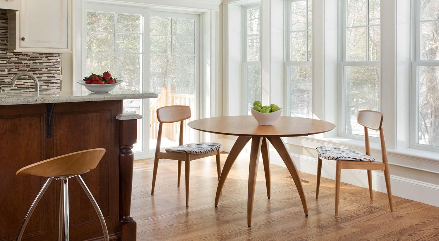 Dining room table with bar stools deals